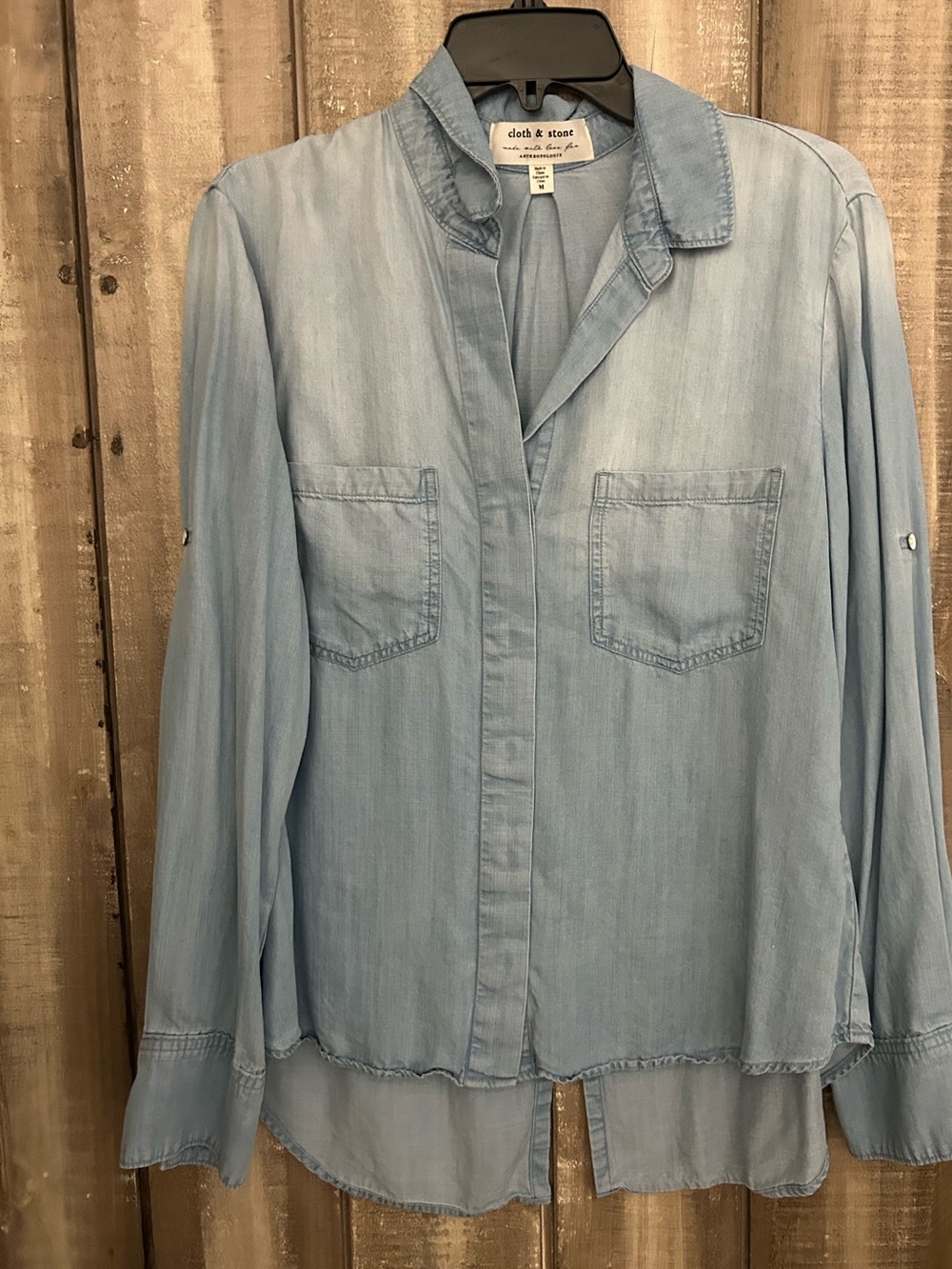Anthropologie Cloth & Stone Split-Back Chambray Buttondown Shirt, M - Picture 9 of 13